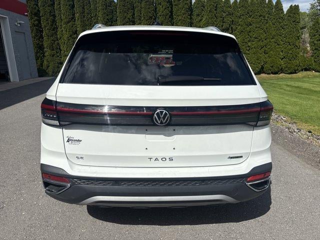 2025 Volkswagen Taos SE 4MOTION