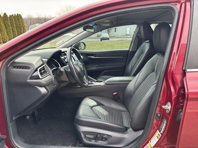 2018 Toyota Camry SE Auto (SE)