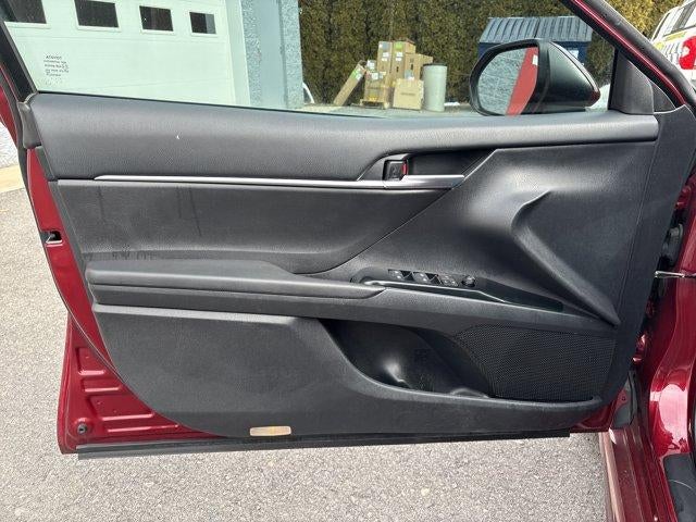 2018 Toyota Camry SE Auto (SE)