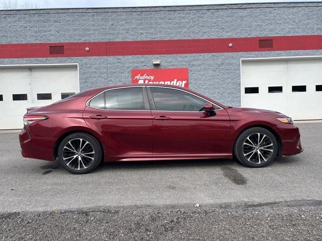 2018 Toyota Camry SE Auto (SE)