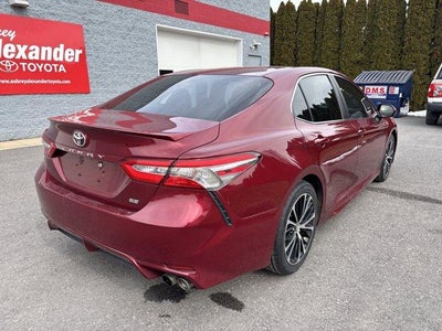 2018 Toyota Camry SE Auto (SE)