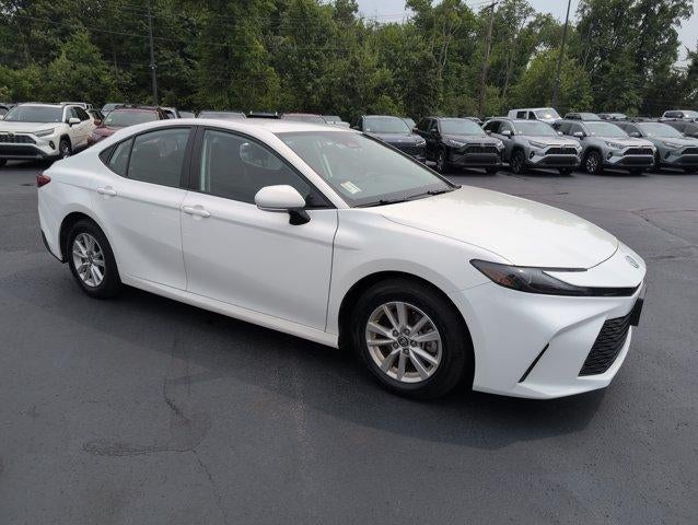 2025 Toyota Camry LE (SE)