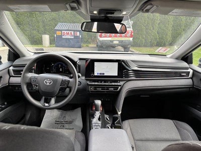 2025 Toyota Camry LE (SE)
