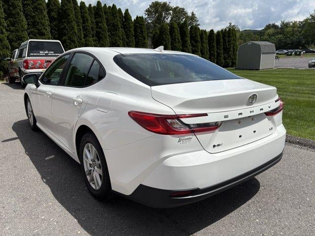 2025 Toyota Camry LE (SE)