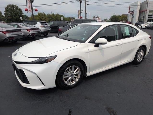 2025 Toyota Camry LE (SE)