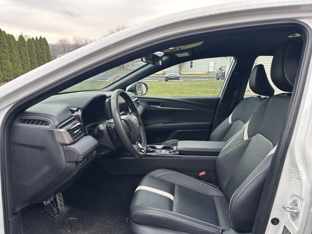 2025 Toyota Camry SE (SE)