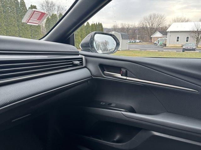 2025 Toyota Camry SE (SE)