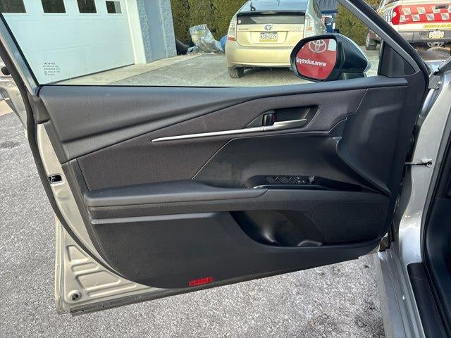 2025 Toyota Camry LE (SE)