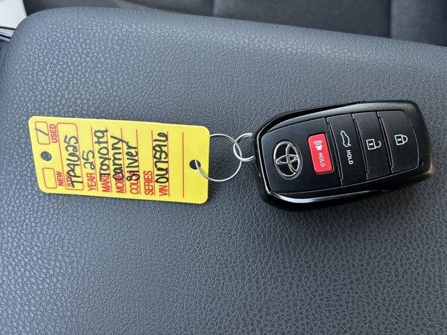 2025 Toyota Camry LE (SE)