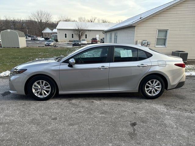 2025 Toyota Camry LE (SE)