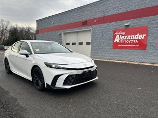 2025 Toyota Camry SE (SE)