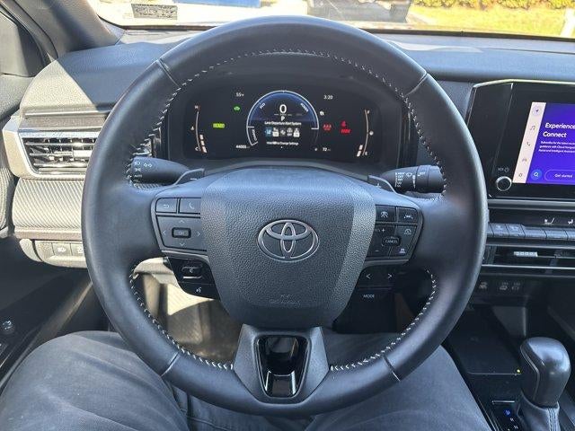 2025 Toyota Camry SE (SE)