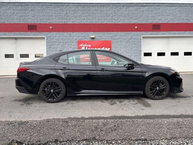 2025 Toyota Camry SE (SE)