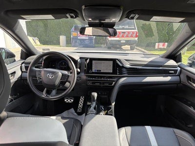 2025 Toyota Camry SE (SE)