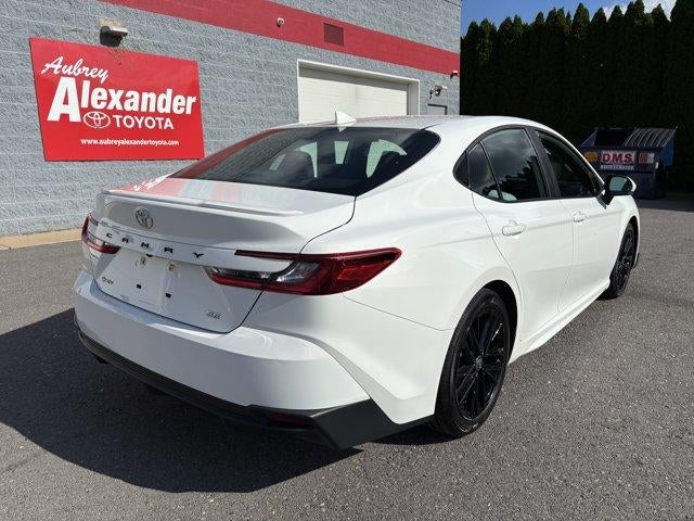 2025 Toyota Camry SE (SE)