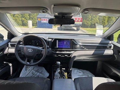2025 Toyota Camry LE (SE)