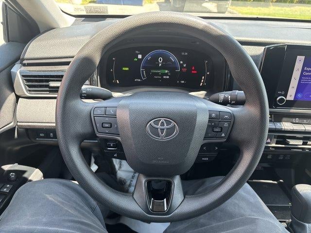 2025 Toyota Camry LE (SE)