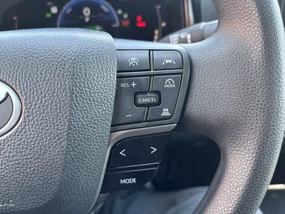 2025 Toyota Camry LE (SE)
