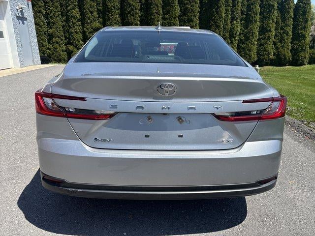 2025 Toyota Camry LE (SE)