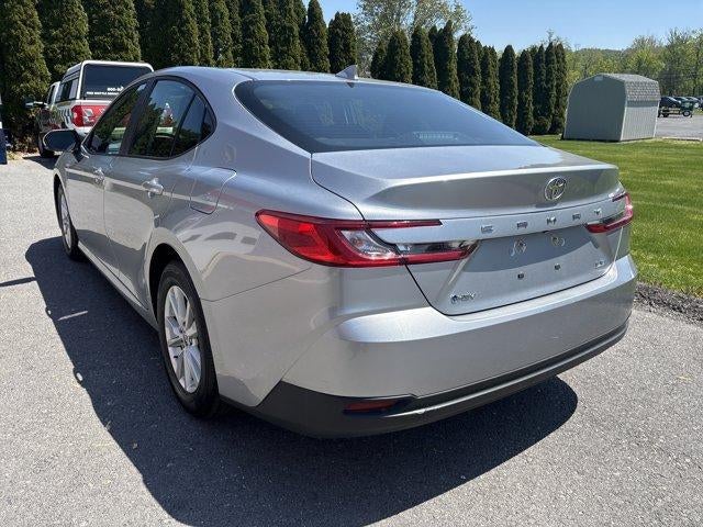 2025 Toyota Camry LE (SE)