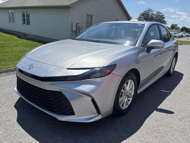 2025 Toyota Camry LE (SE)