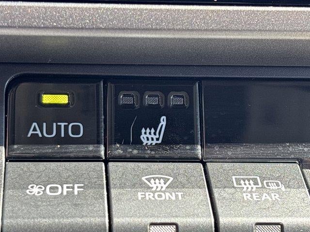 2025 Toyota Camry XLE AWD (Natl)