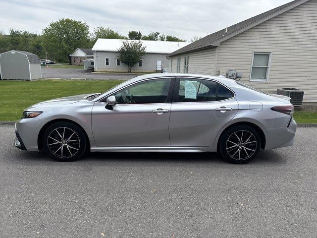 2024 Toyota Camry SE Auto (SE)