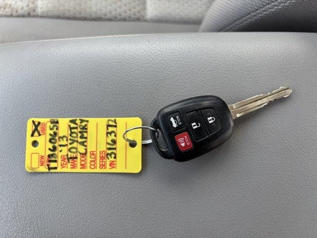 2013 Toyota Camry 4dr Sdn I4 Auto LE (Natl)