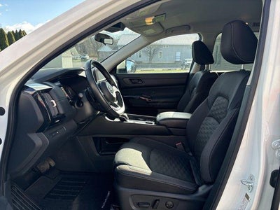 2024 Nissan Pathfinder SV 4WD