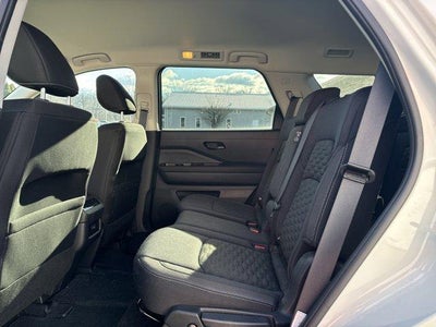 2024 Nissan Pathfinder SV 4WD