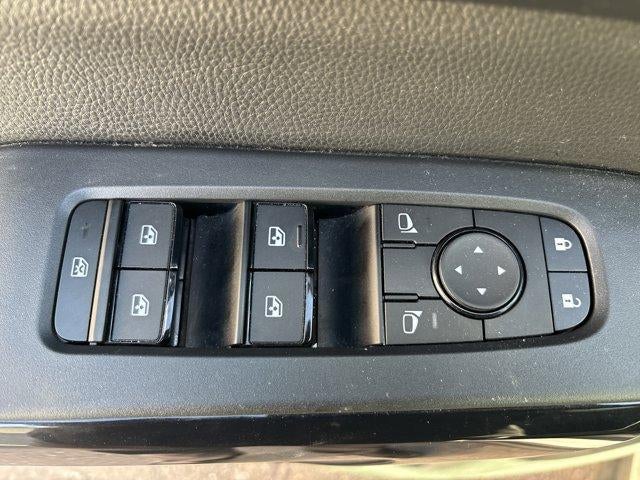 2024 Nissan Pathfinder SV 4WD