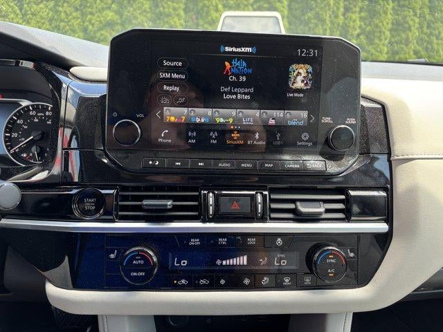 2025 Nissan Pathfinder SL 4WD