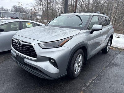 2022 Toyota Highlander LE AWD (SE)