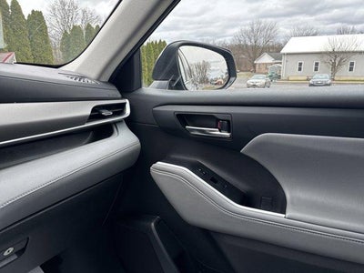 2022 Toyota Highlander XLE AWD (Natl)