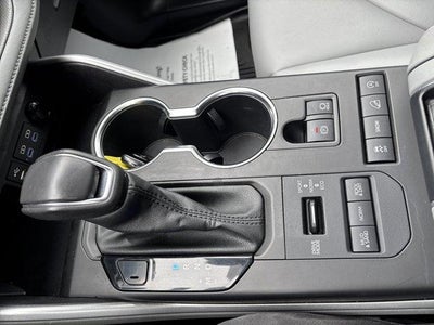 2022 Toyota Highlander XLE AWD (Natl)