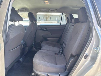 2024 Toyota Highlander LE AWD (SE)