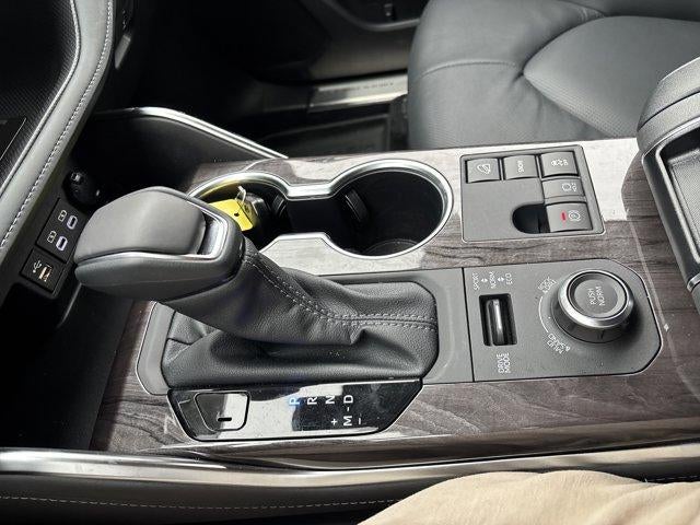 2026 Toyota Highlander Platinum AWD (Natl)