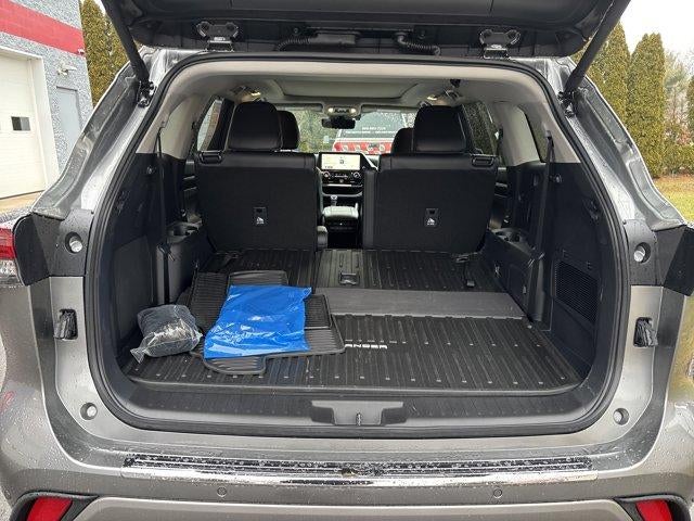 2026 Toyota Highlander Platinum AWD (Natl)