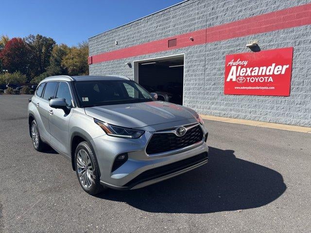 2025 Toyota Highlander Platinum AWD (Natl)