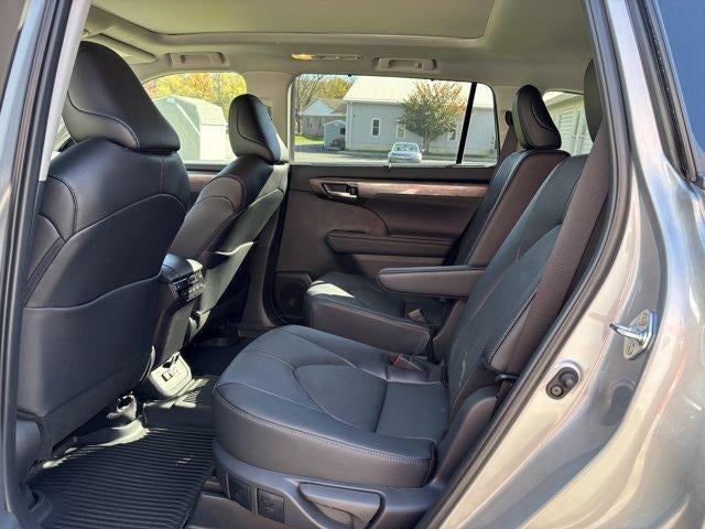 2025 Toyota Highlander Platinum AWD (Natl)