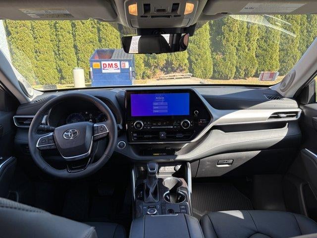 2025 Toyota Highlander Platinum AWD (Natl)