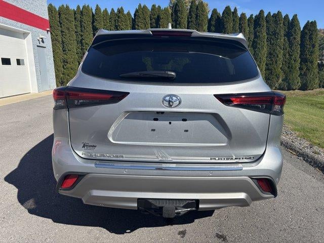 2025 Toyota Highlander Platinum AWD (Natl)