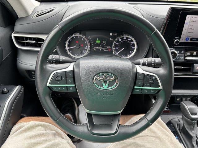 2024 Toyota Highlander LE AWD (SE)