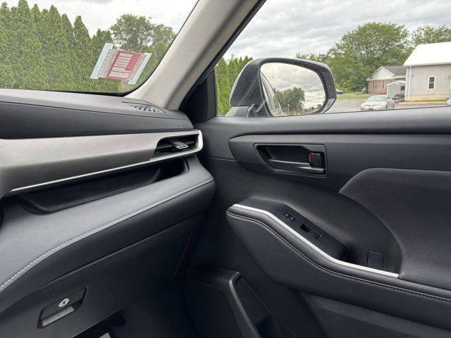 2024 Toyota Highlander LE AWD (SE)