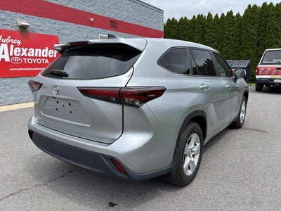 2024 Toyota Highlander LE AWD (SE)
