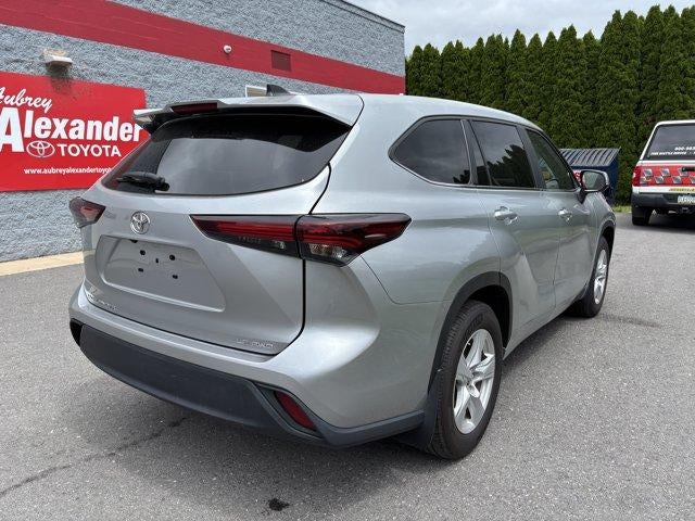 2024 Toyota Highlander LE AWD (SE)