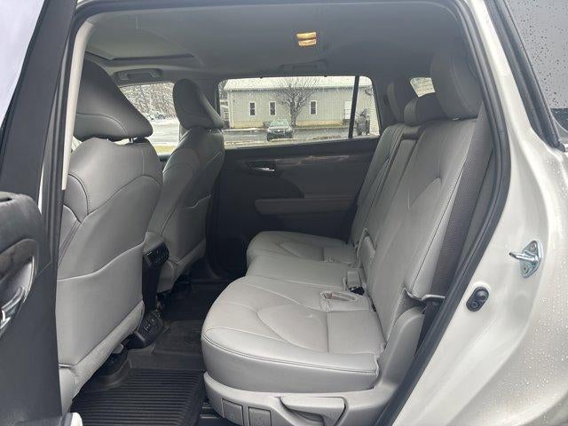 2024 Toyota Highlander LE AWD (SE)