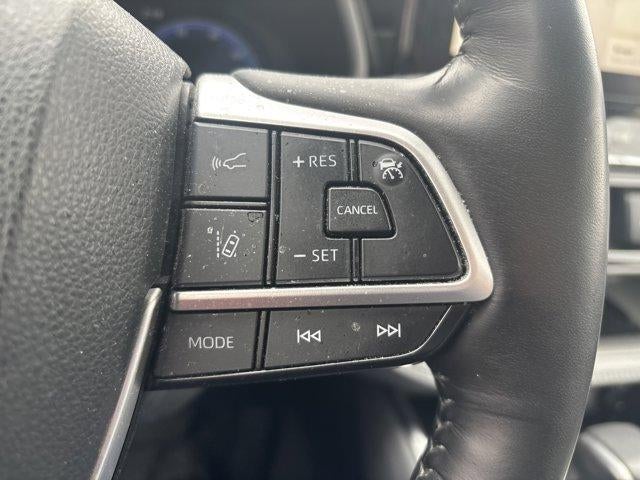 2024 Toyota Highlander LE AWD (SE)