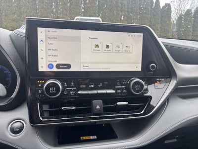 2024 Toyota Highlander LE AWD (SE)