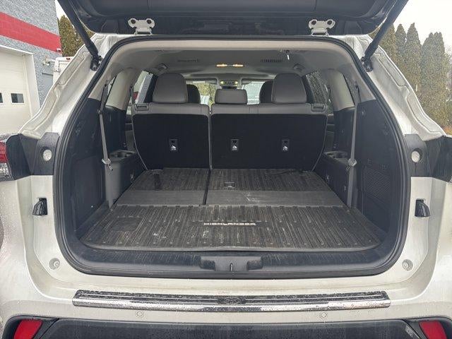 2024 Toyota Highlander LE AWD (SE)